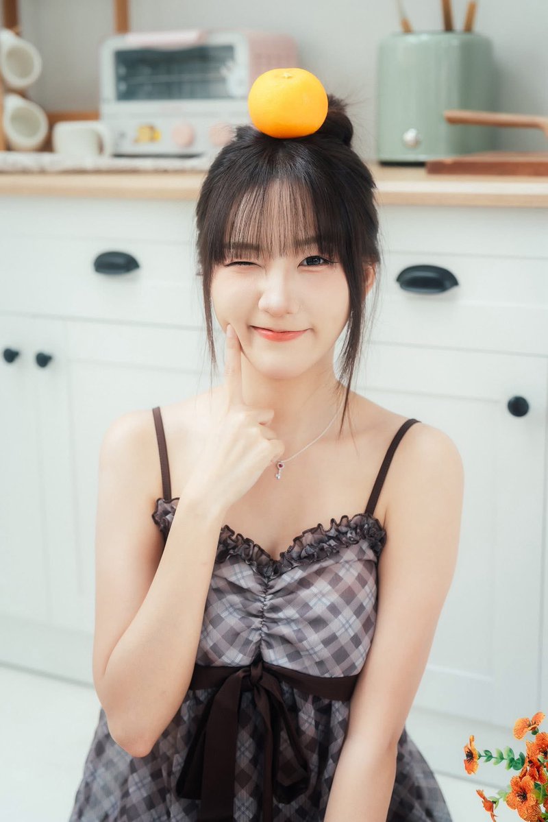 twosafepeachyou's tweet photo. สวัสดีวันจัทร์ค่ะทุกคน><<3 https://t.co/ifPzF63dcB