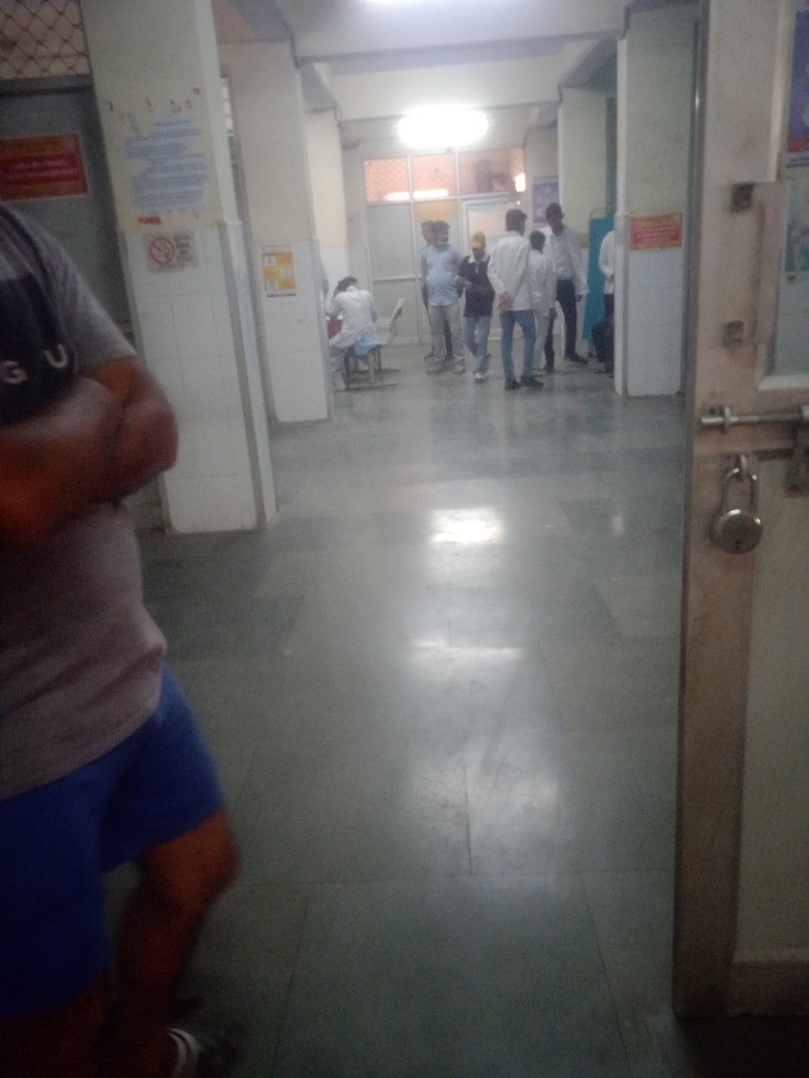 salutenationind's tweet photo. @MoHFW_INDIA 
Total mismanagement of ursala hospital kanpur https://t.co/FhHwjSgamL