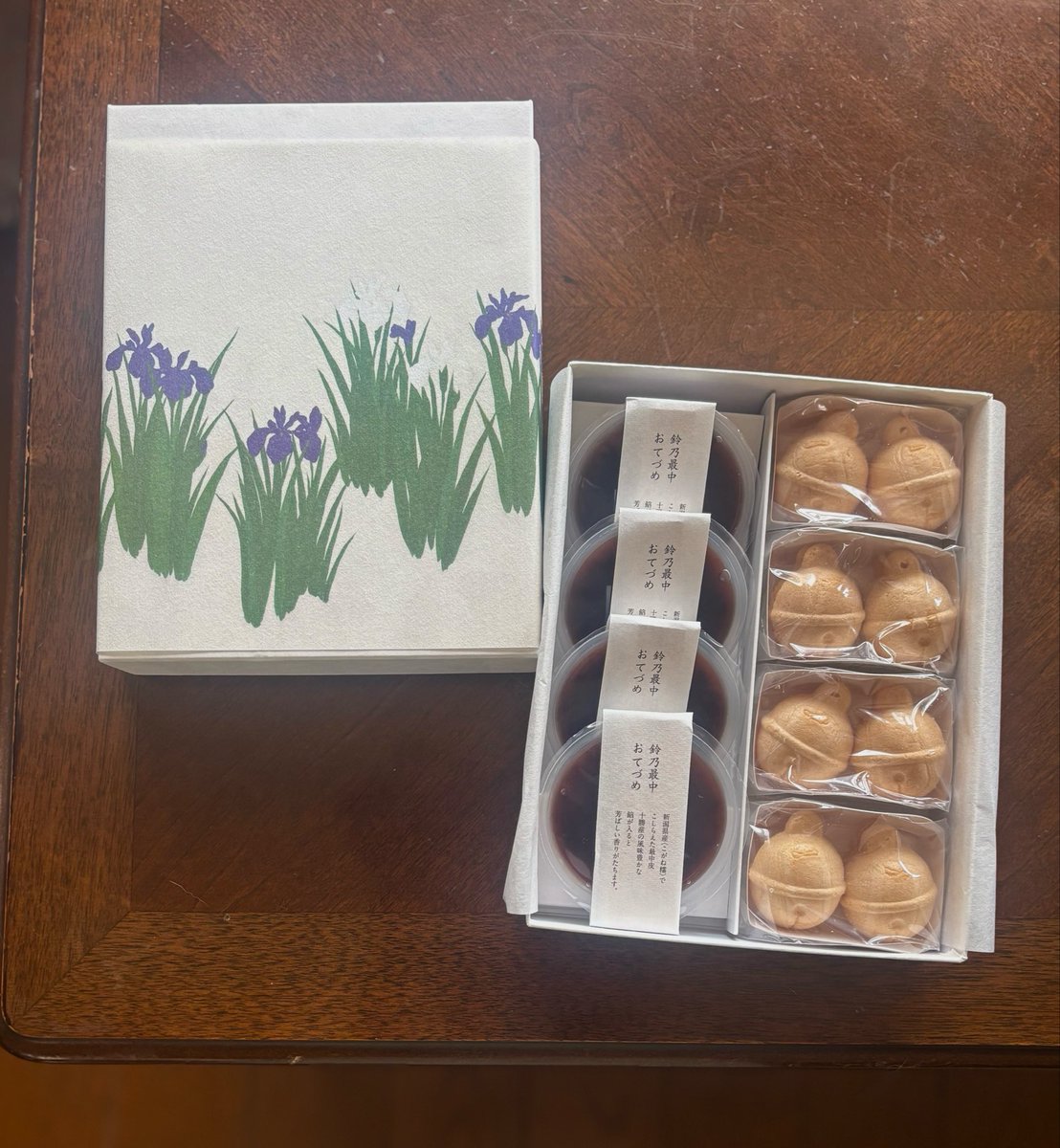 kokeko034's tweet photo. 娘夫婦からもらったお菓子
菖蒲の箱が爽やかで、
可愛い最中皮にあんこを詰めて。
甘さ控えめで美味しかったです🌿 https://t.co/YLD1Ann6P6