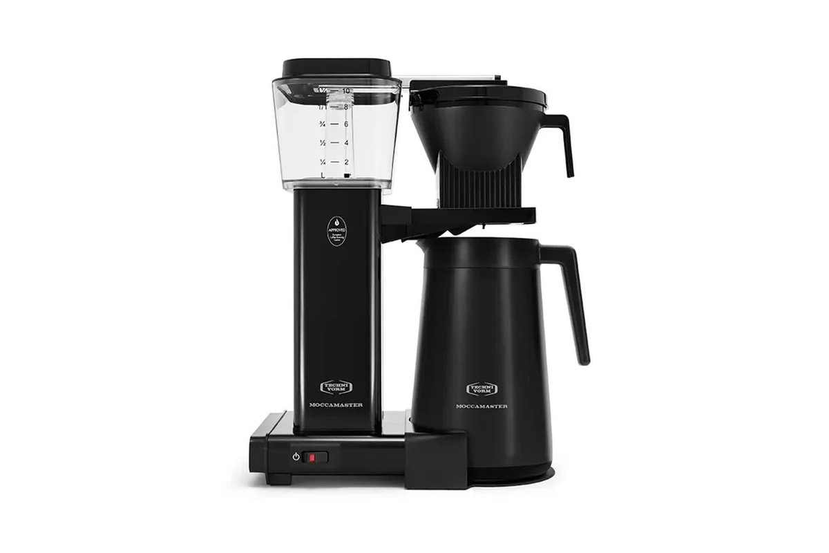 sprudge's tweet photo. All black everything. https://t.co/0UonJEQH7L https://t.co/JPsJa1V86p