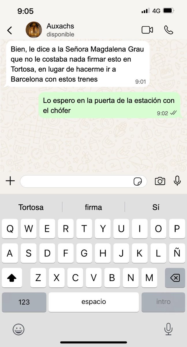 IDEOEnRed's tweet photo. Después de madrugar, soportar retrasos y sobrevivir al trayecto en tren rumbo a Barcelona, Auxachs por fin llegó a su destino. Mientras tanto, Amades llevaba horas intentando mantener la calma de la Señora Grau y Gras… una misión quizá más complicada que el propio viaje. 😅 https://t.co/fIKsDxNcvd