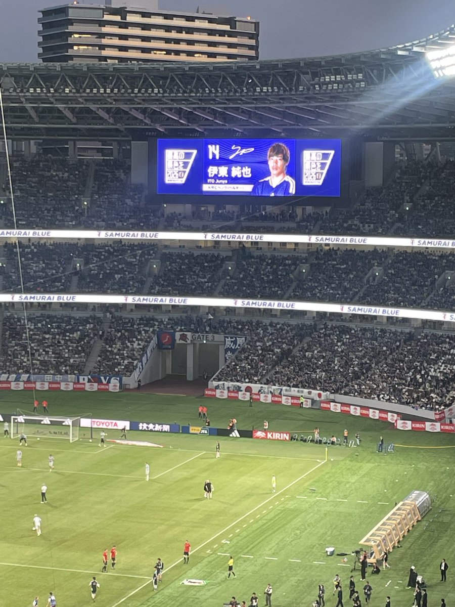 visselrun's tweet photo. 北中米ワールドカップへ挑むサムライブルー戦士達を見届ける事が出来ました✨
いざベスト8以上へ頑張って下さい‼️
#サッカー日本代表　#サムライブルー　#森保ジャパン　#森保JAPAN  #SAMURAIBLUE https://t.co/lZnUSPIlgK