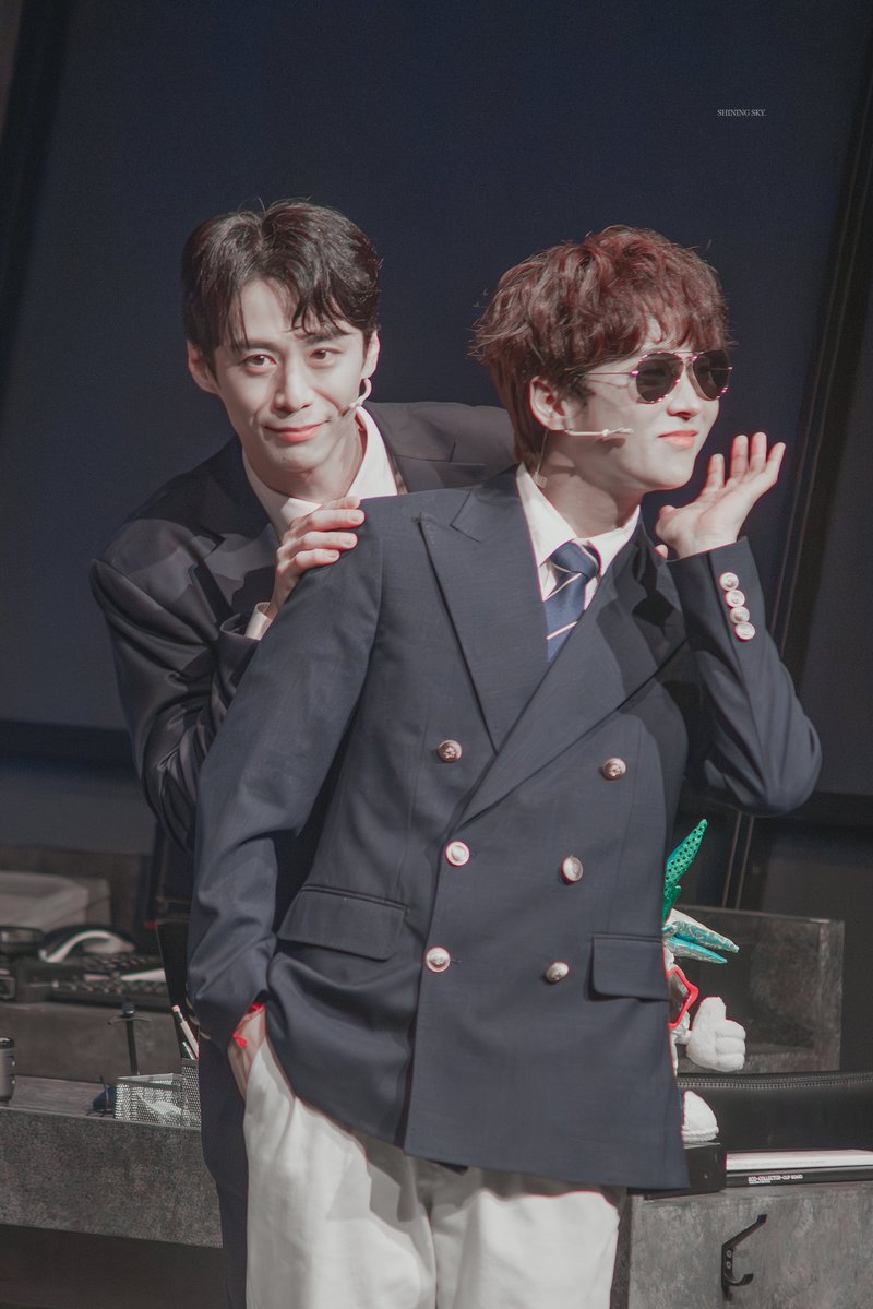 shining___sky's tweet photo. 260530 밤 뮤지컬 라져 막공 무대인사 
스카일러 役 | #주민진 배우님  
디디 役 | #이한솔 배우님

뿅 https://t.co/fGScAGuVXY