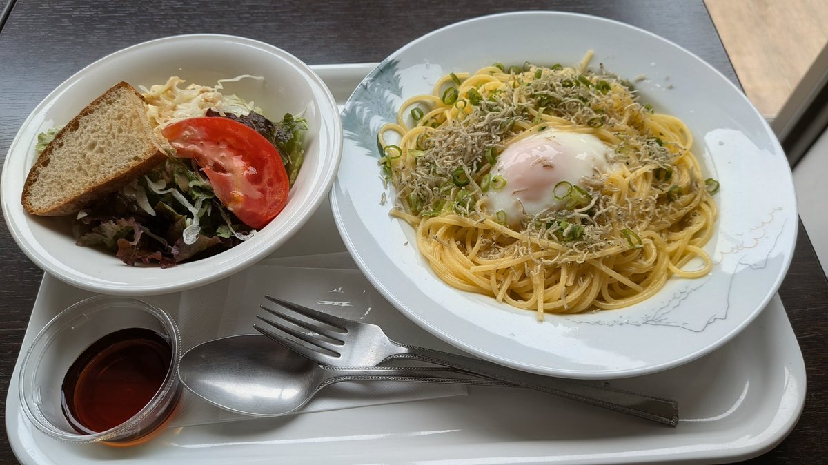 nfy42's tweet photo. いつもの大洞原のラーメン店は定休日なので、赤倉でパスタ食べて、ホテルで野尻湖見下ろしながら、コーヒーとアイスクリーム。下界は気温30度超え、山は涼しいかと思ったけど標高1000メートルで気温26度。ちょっと蒸し暑い。
#イマソラ https://t.co/SqNGQjQ517