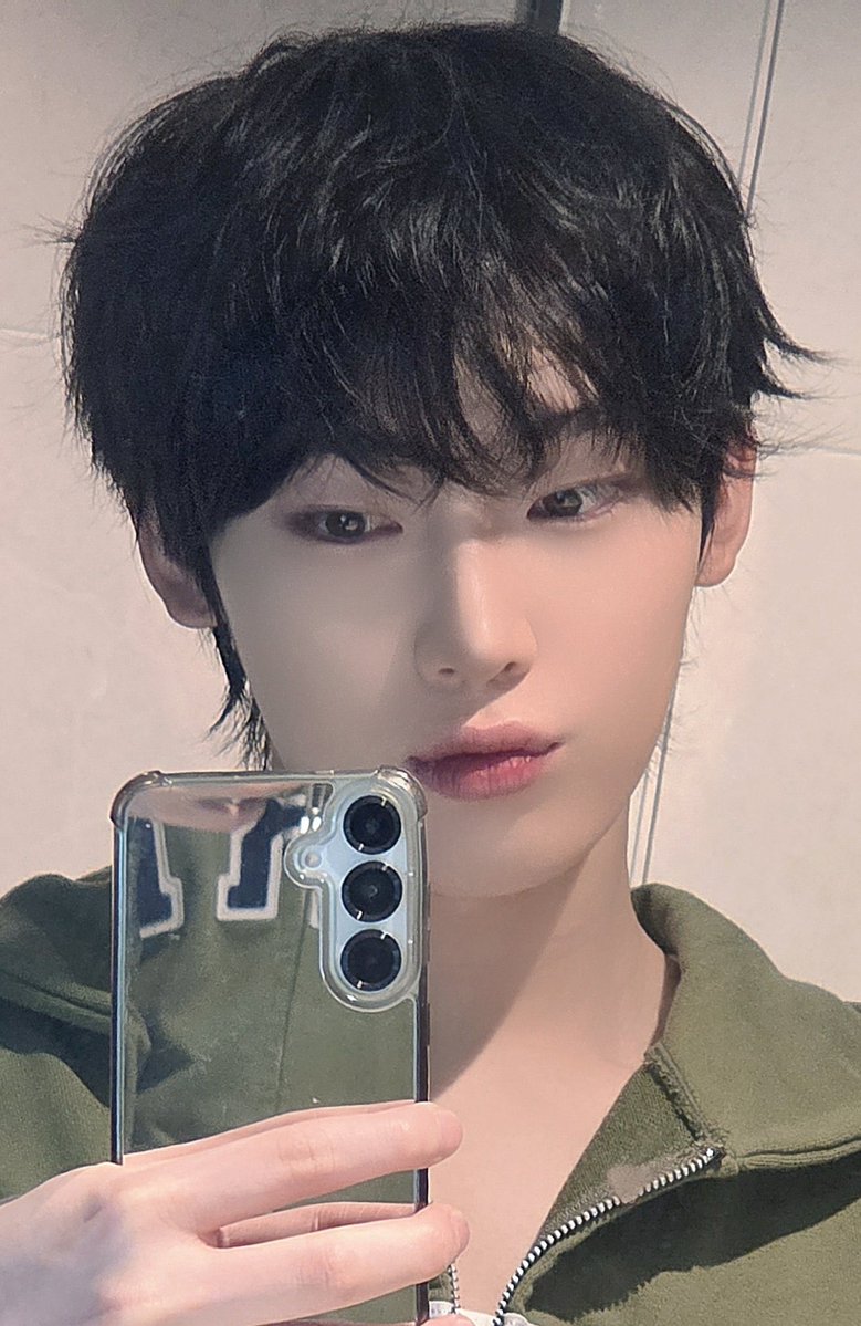 silknoo's tweet photo. mau ciumin my dolly😞 https://t.co/rKlk9aJCPs