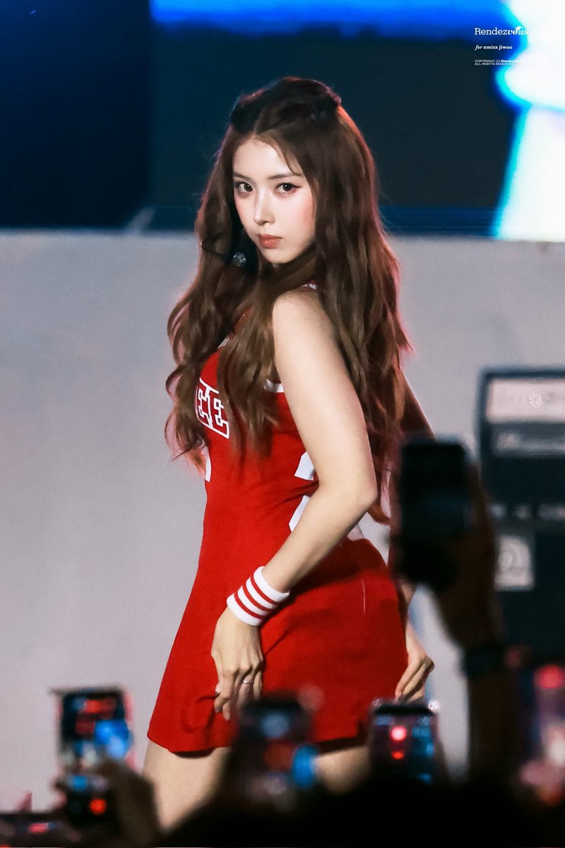 ohhaewonderful's tweet photo. i’m new to kpop, who is this? https://t.co/hMcyuX6gGI