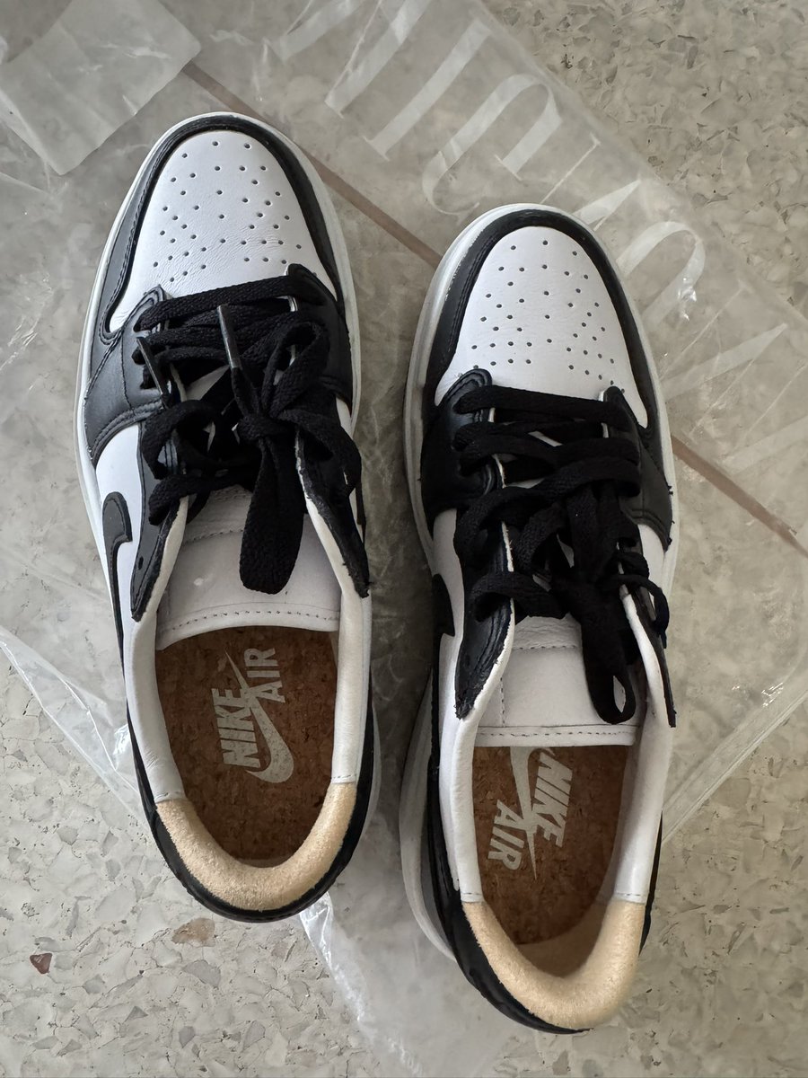 rbluenlpink's tweet photo. ส่งต่อ Nike air jordan 1 elevate low panda size 38 (24cm) ส่งต่อ1500รวมส่งค่ะ 
สนใจถามได้ค่า
#ส่งต่อรองเท้า #รองเท้ามือสองของแท้ #ส่งต่อnike #nikeมือสอง https://t.co/4qw7CZ0Lk4