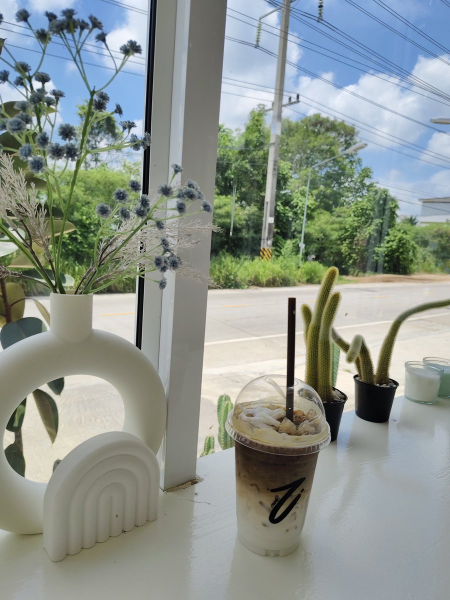 25so_87's tweet photo. กาแฟมะพร้าว อร่อยมาก เคยกินที่เวียดนาม แต่ไม่อร่อยเท่านี้ https://t.co/KdbyrRNKli