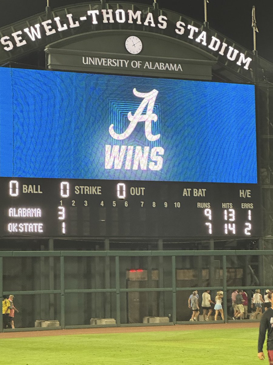 Greg_Byrne's tweet photo. So proud of this team and @rvaughnBAMA! #SuperRegional 
#RollTide ⚾️⚾️⚾️⚾️ https://t.co/fJLvd9Kidv
