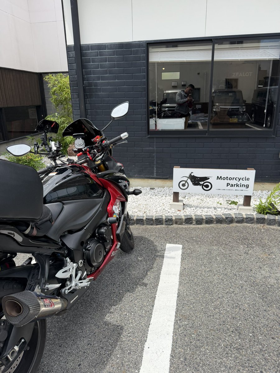 7cMmzN's tweet photo. SSTR帰り道のランチで ハックルは寄り道。モタサイのお姉さんからのおすすめということで。

肉汁の出るハンバーグで、美味しくいただきました。 https://t.co/PHWu6nTldU
