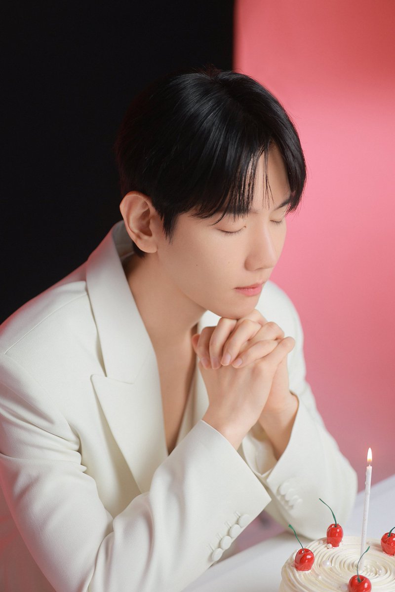Your_Luminarie's tweet photo. 나도 6월에도 잘 부탁해 백현아~😍 https://t.co/U6OIdZrwQi