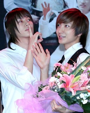 TeukchulDaily's tweet photo. Baby Teukchul 🥰 https://t.co/3msEdSQGH4