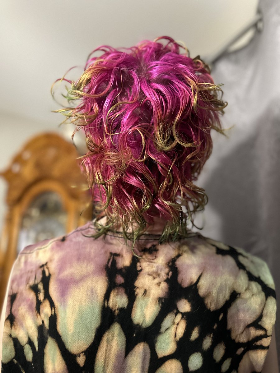 justc0smicdu5t's tweet photo. got my hair done https://t.co/ocbvUDLZYY