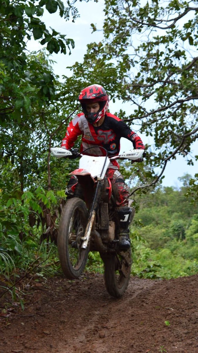 cityafterfive's tweet photo. ᅠ 

📍 CIKOLE EX-ADVENTURE
— bersama 𝙍𝙄𝙈𝘽𝘼 𝙍𝘼𝙔𝘼

Selamat Hari Pancasila.
Bhinneka Tunggal Ika.

​Di negeri ini, perbedaan harusnya menyatukan. Tapi kalau urusannya aku, kamu, Katedral, dan Istiqlal, rumusnya ternyata gak pernah sesederhana itu. Kita tetap kalah.

ᅠ https://t.co/8jRL1OVxoQ