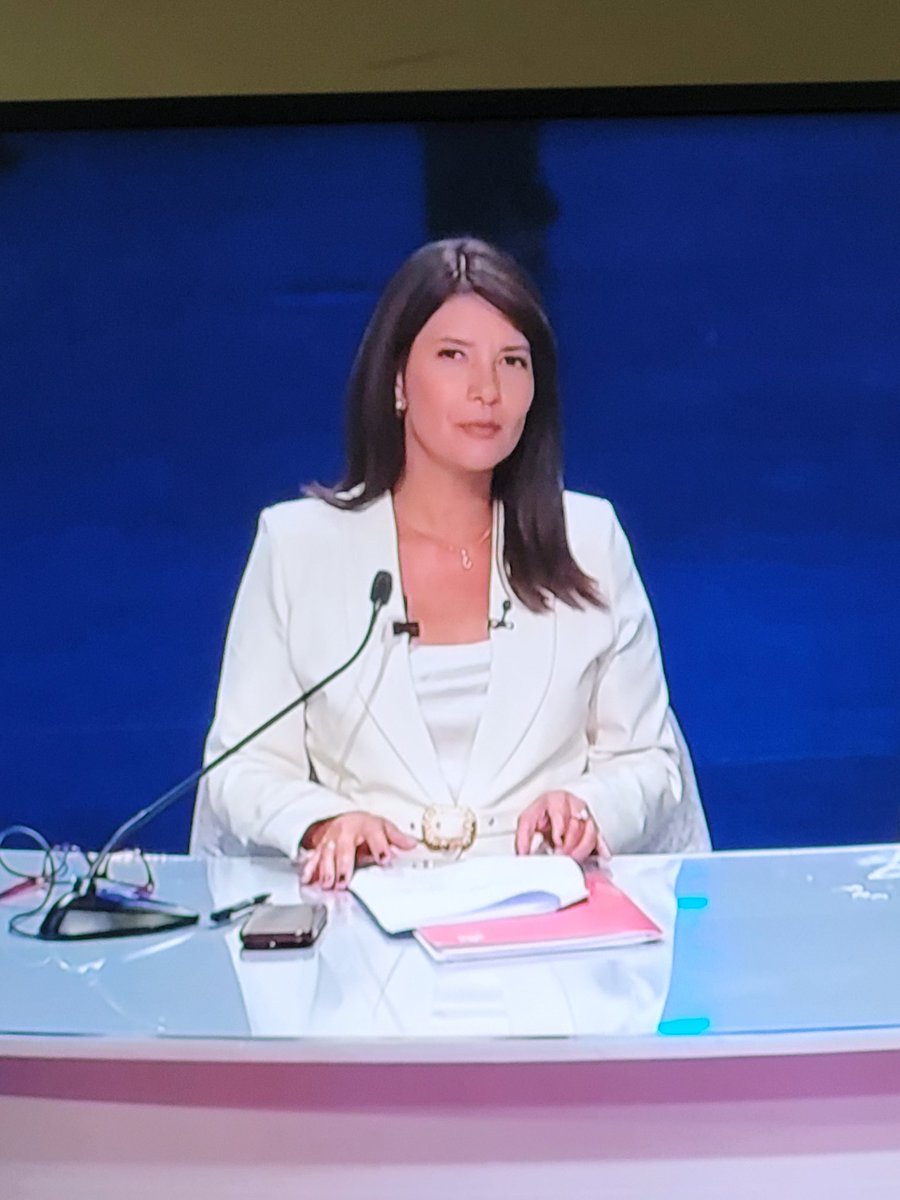C4rm3nP's tweet photo. Que guapa broer

#debatepresidencialperú https://t.co/x8DBBU5kdC