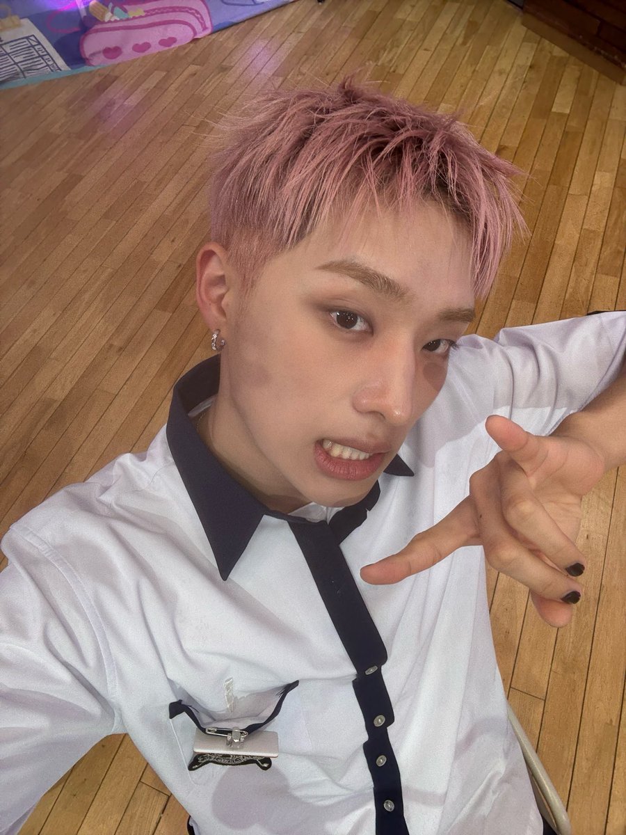 p1hits's tweet photo. keeho just sent selcas on fromm 🩷

#P1Harmony #피원하모니 #기호 https://t.co/KTcQfe7LtX