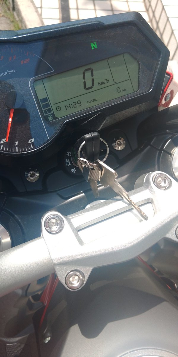 REDeuroR's tweet photo. 実績解除:外車オーナーになる https://t.co/ycTZcodhXW