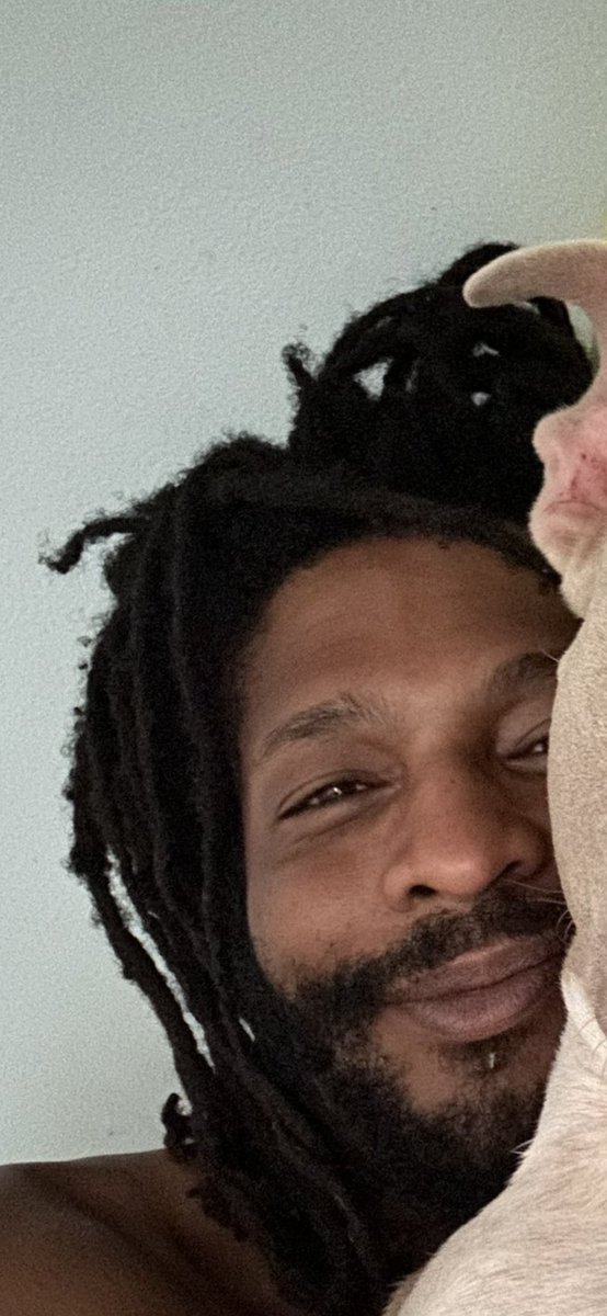 kstarfasho's tweet photo. @KrisMcD7 @JDC122179 @Frxmzy All I got to say ugly ass nigga go redo yo dirty ass locs u dirty bitch I know yo ass stink 🤣🤣🤣🤣😷🤮🤢🤒 https://t.co/JsXWzvMLsv