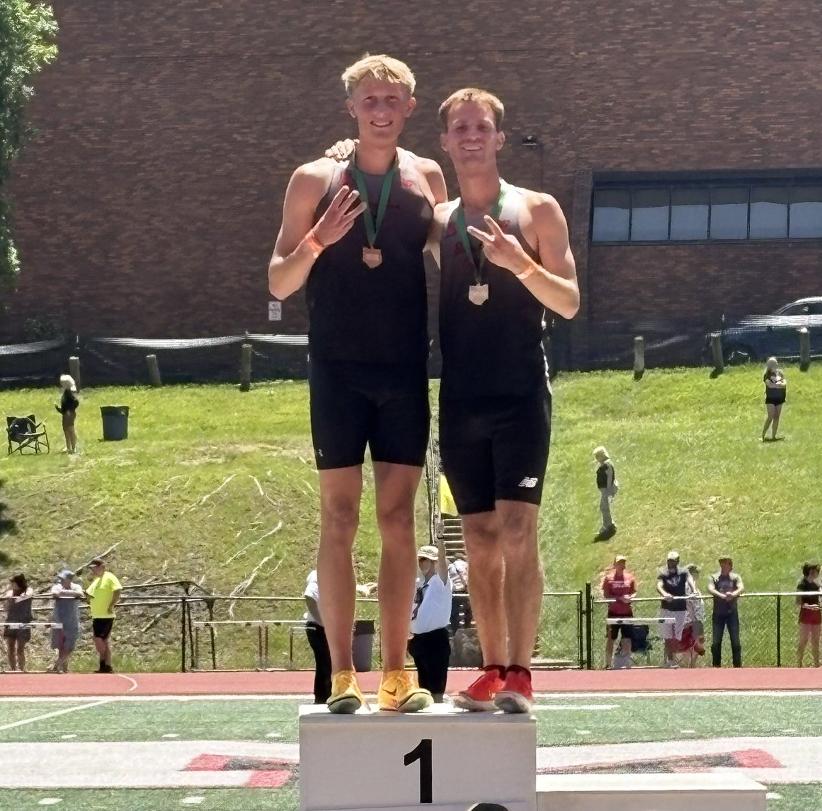 AlderAthletics's tweet photo. Boys Track &amp; Field @AlderTrack_XC finished up a great weekend in the Regional Meet, earning 4th overall as a team in the Regional, Placing in 7 Events, and advancing to the State Meet in 7 events. 
4x800 - 1st 
3200 - 1st &amp; 4th
4x400 - 6th 
1600 - 2nd &amp; 4th 
800 - 5th
@AlderHS https://t.co/q70N5WHvWI