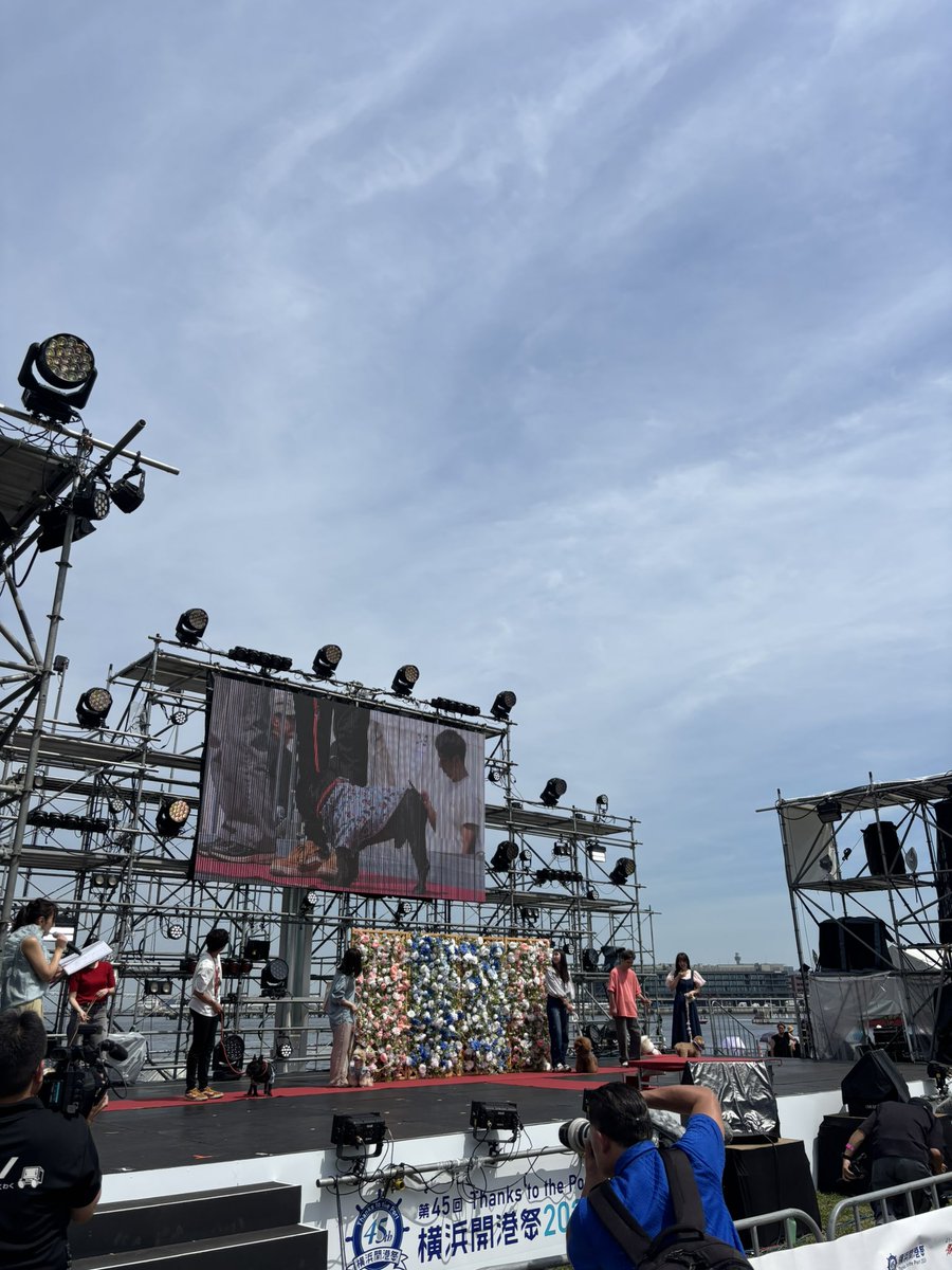 tiauta_87's tweet photo. 着くのギリギリになっちゃったけど、めちゃ前の方に座れた👍
礼愛ちゃん頑張ってください～🔥
 #加藤礼愛 
 #横浜開港祭 https://t.co/k5ORs2Edh1