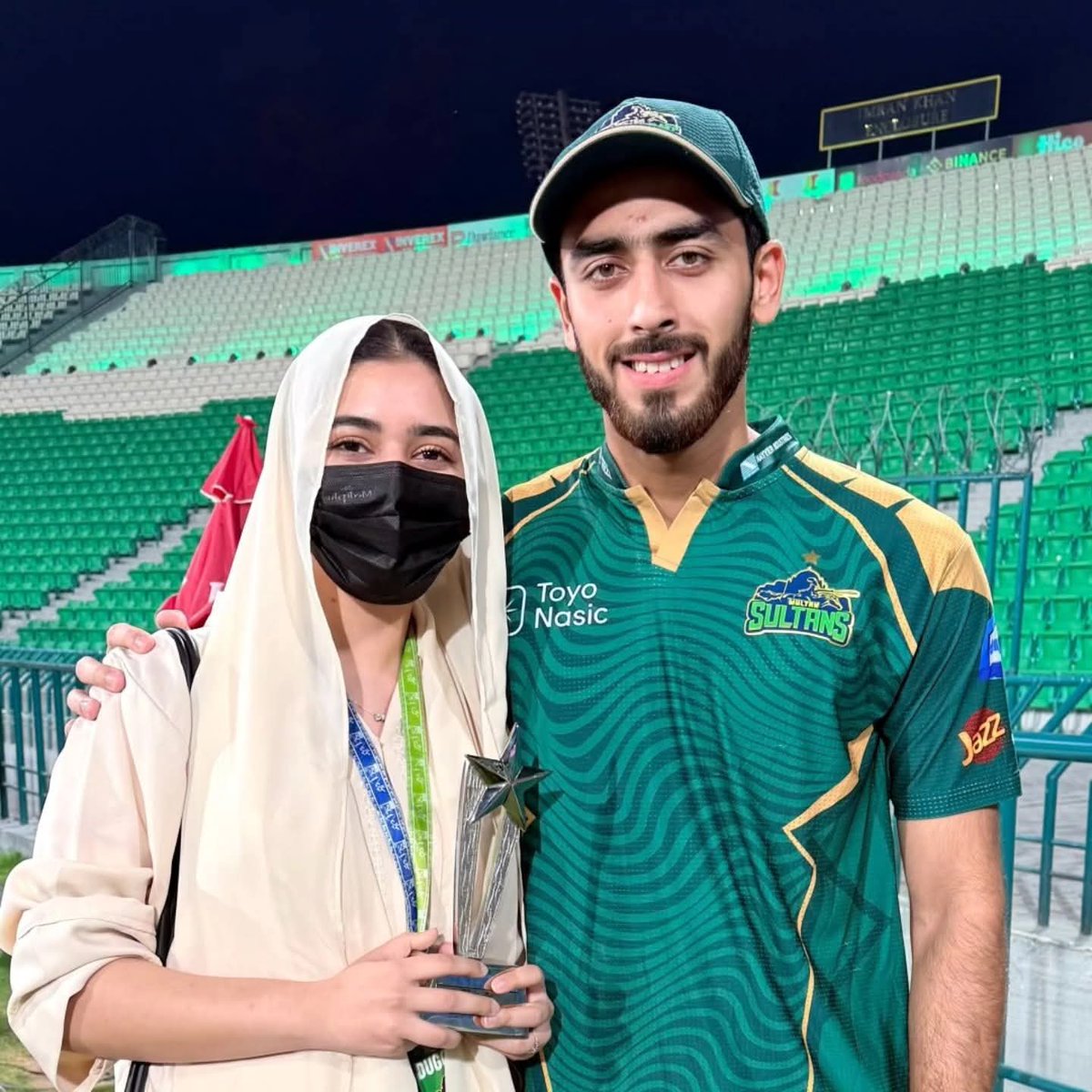 Azeemul19088846's tweet photo. Arafat Minhas & his gorgeous wife ✨
#arafatminhas #SameerMinhas #PSL #PSL2026 #PSL11 https://t.co/HUpYQQjKsT