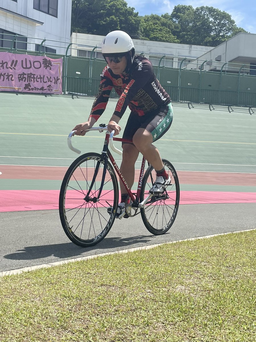 YKeirin's tweet photo. 6月1日訓練日、本日は記録会を行いました！
風が強い中、200メートルのハロンと千メートルで出し切りました🚴

#競輪　#防府　#訓練日　#記録会 https://t.co/4zNKqRHpcD