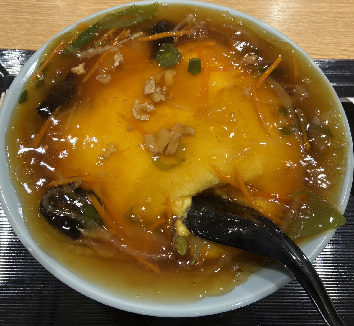 vivace185's tweet photo. 17日振りの広島
午前中用事を済ませてLECTにやって来た
お目当ては 蓬莱 の 天津丼!
美味えーー!
一気に食べ切った
#LECT
#蓬莱
#天津丼 https://t.co/Uw9r8EwTPV
