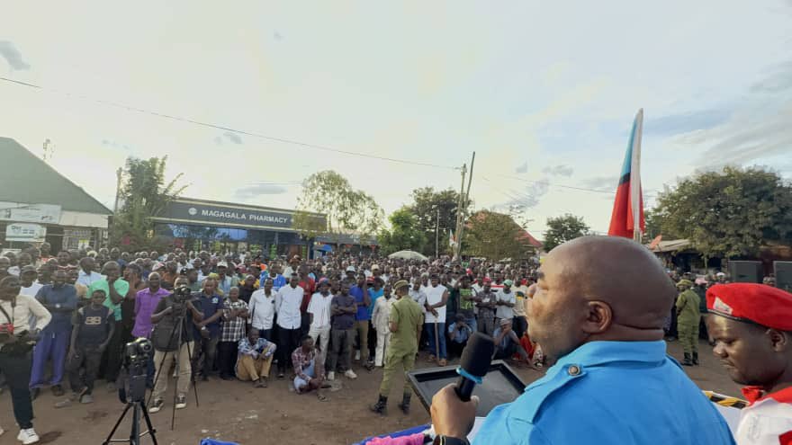 PatricOleSosopi's tweet photo. #MatukioPichaJana31_5_26
Mkutano wa Hadhara Chadema Jimbo la Mpanda Mjini, Ukiongozwa na Wanawake wa nguvu wakiwasha Moto 🔥💪🏽✌🏽Mh Rhoda Kunchela -Mwenyekiti CHADEMA Mkoa wa Katavi na Mh Aida Khenani -Mwenyekiti Bawacha Mkoa wa Rukwa
Lakini Walikuwepo Viongozi Mbalimbali Wa Chama na Mabaraza, Kutoka Mbeya Mh David John Mwambigija aka Mzee wa Upako pia alihutubia maelfu ya wakazi wa Mji wa Mpanda.
#FreeTunduLissu #KatibaMpya