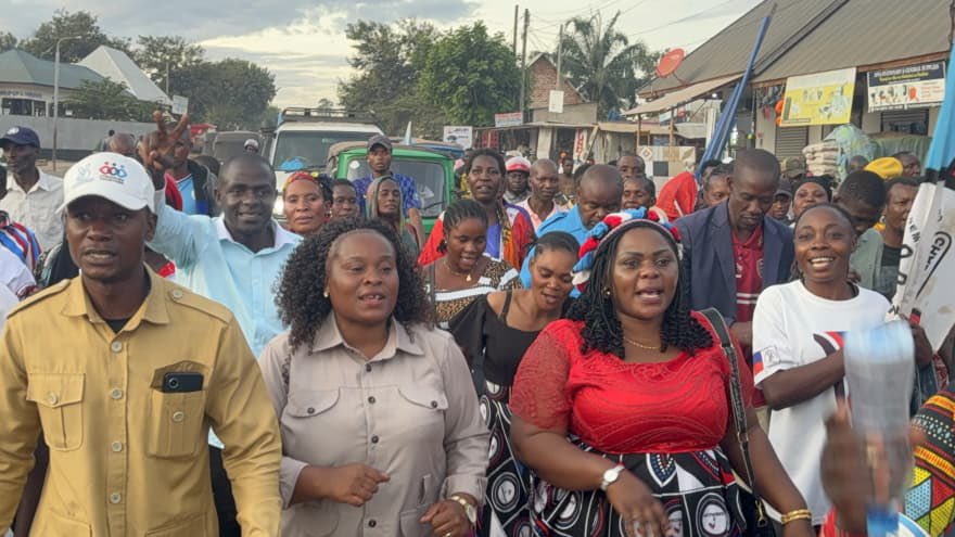 PatricOleSosopi's tweet photo. #MatukioPichaJana31_5_26
Mkutano wa Hadhara Chadema Jimbo la Mpanda Mjini, Ukiongozwa na Wanawake wa nguvu wakiwasha Moto 🔥💪🏽✌🏽Mh Rhoda Kunchela -Mwenyekiti CHADEMA Mkoa wa Katavi na Mh Aida Khenani -Mwenyekiti Bawacha Mkoa wa Rukwa
Lakini Walikuwepo Viongozi Mbalimbali Wa Chama na Mabaraza, Kutoka Mbeya Mh David John Mwambigija aka Mzee wa Upako pia alihutubia maelfu ya wakazi wa Mji wa Mpanda.
#FreeTunduLissu #KatibaMpya