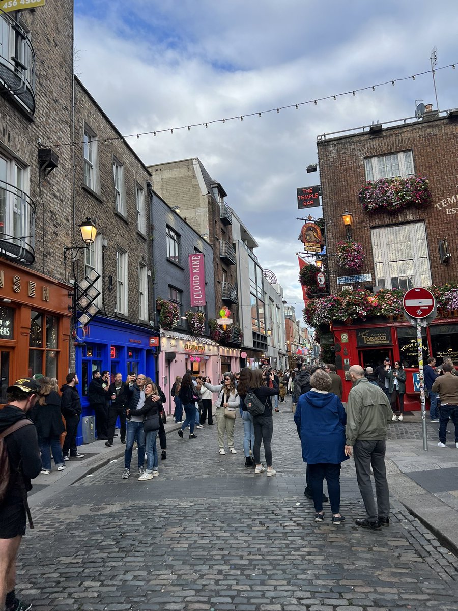 wolfindarkness4's tweet photo. It’s hard to believe that it’s been over a year since I first set foot into Europe. 🥹

So many spectacular places I’ll never regret visiting. 🇪🇺🇮🇹🇩🇪🇳🇱🇮🇪 https://t.co/mvLWQczZge