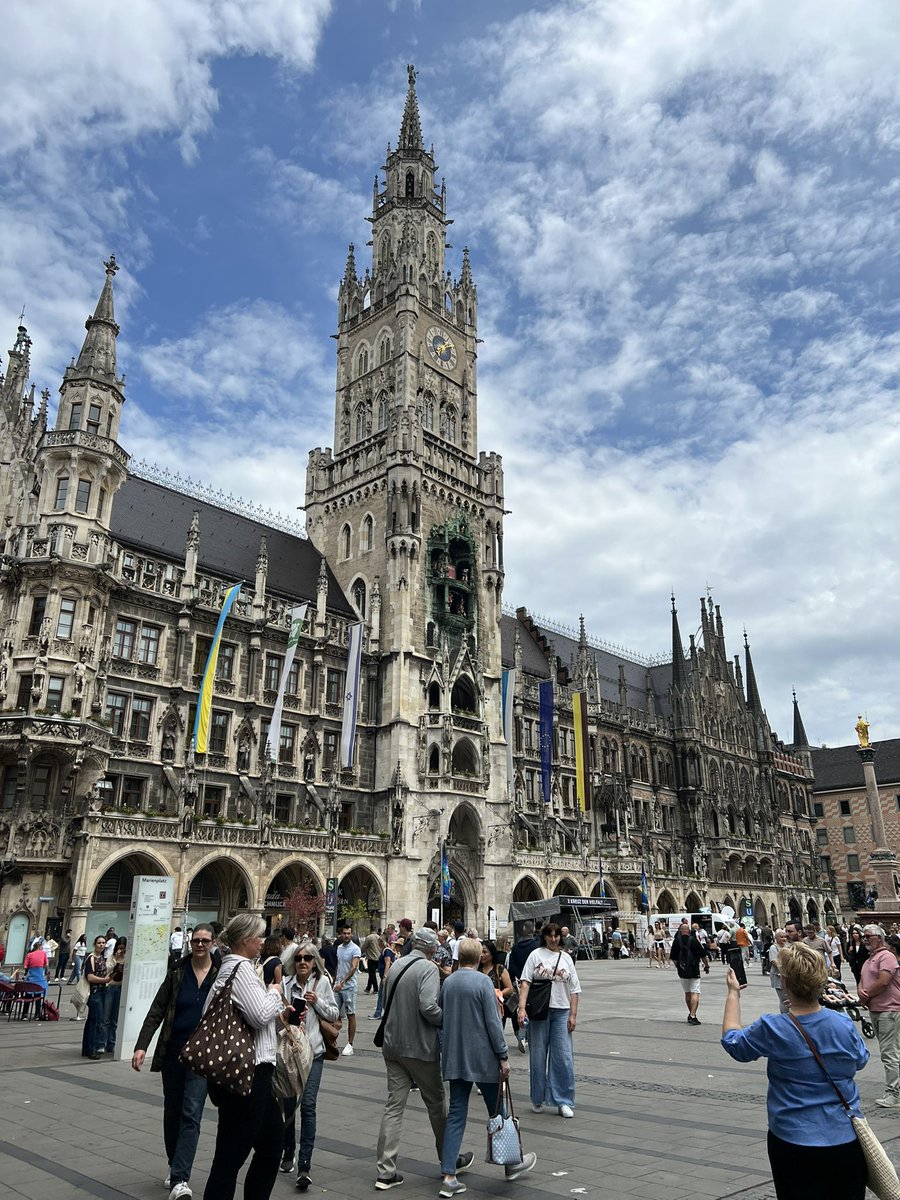 wolfindarkness4's tweet photo. It’s hard to believe that it’s been over a year since I first set foot into Europe. 🥹

So many spectacular places I’ll never regret visiting. 🇪🇺🇮🇹🇩🇪🇳🇱🇮🇪 https://t.co/mvLWQczZge