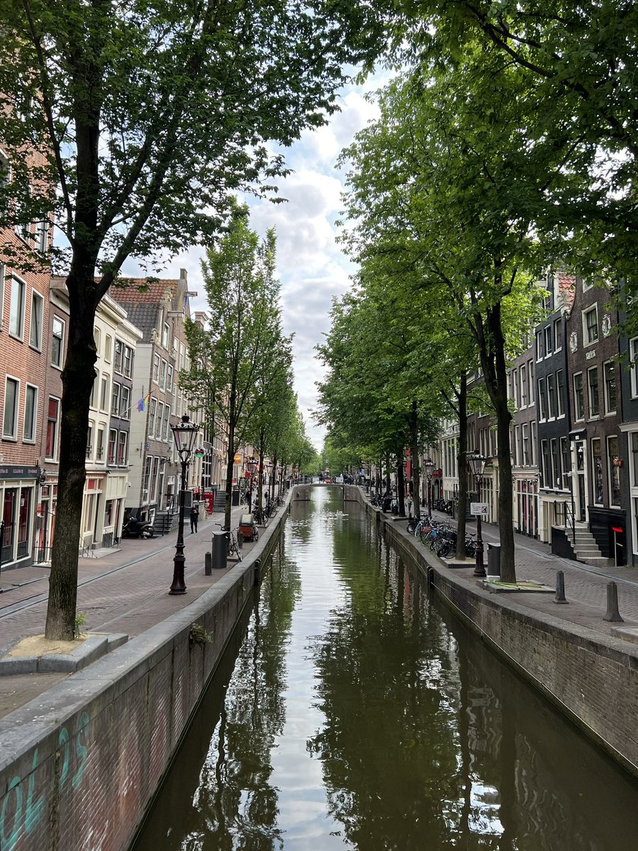 wolfindarkness4's tweet photo. It’s hard to believe that it’s been over a year since I first set foot into Europe. 🥹

So many spectacular places I’ll never regret visiting. 🇪🇺🇮🇹🇩🇪🇳🇱🇮🇪 https://t.co/mvLWQczZge