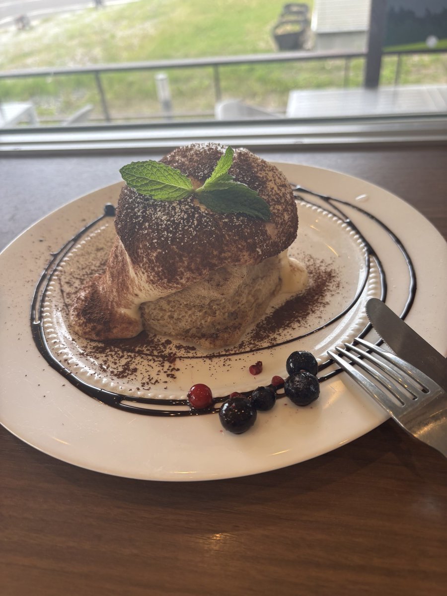 mymo1208's tweet photo. カフェ活☕️ https://t.co/58gtlduE2H