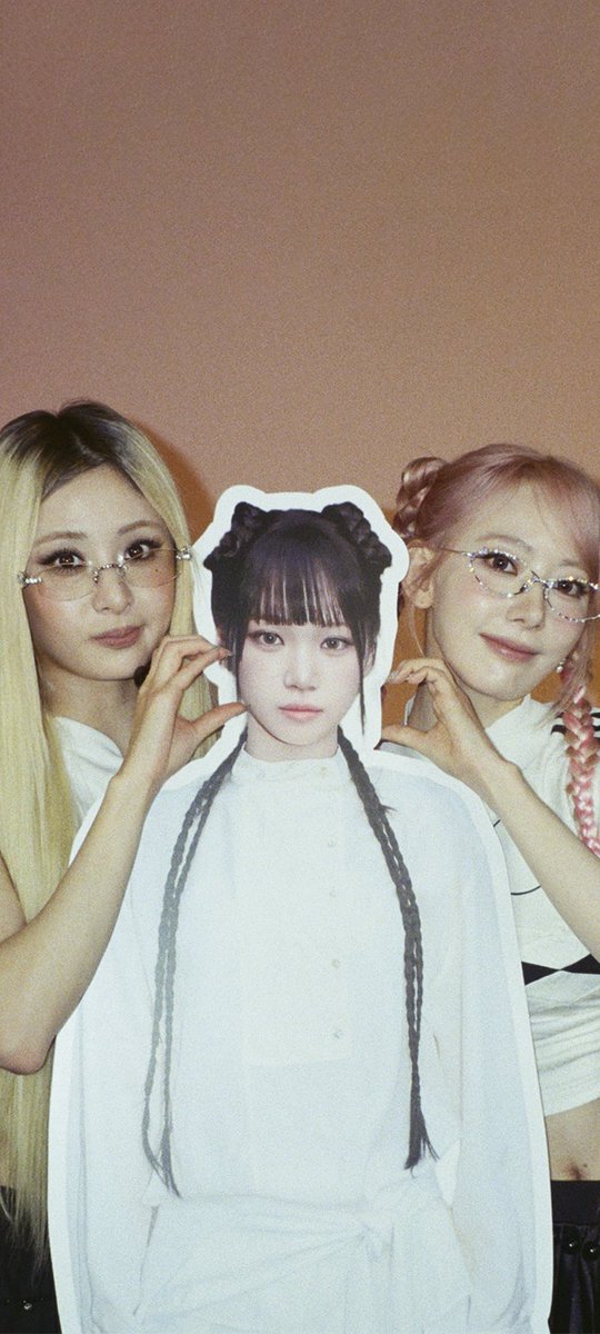 sserapapers's tweet photo. #UNNIELINE for M2 MAY RECAP - #Wallpaper | #LockScreen

HQ: https://t.co/gdtwLwRdXj 

#LE_SSERAFIM #르세라핌 #푸린즈 #KIMCHAEWON #CHAEWON #김채원 #샤인즈 #HUHYUNJIN #YUNJIN #사쿠라 #SAKURA #PUREFLOW_pt1 #BOOMPALA https://t.co/Ez2NgRSXyI