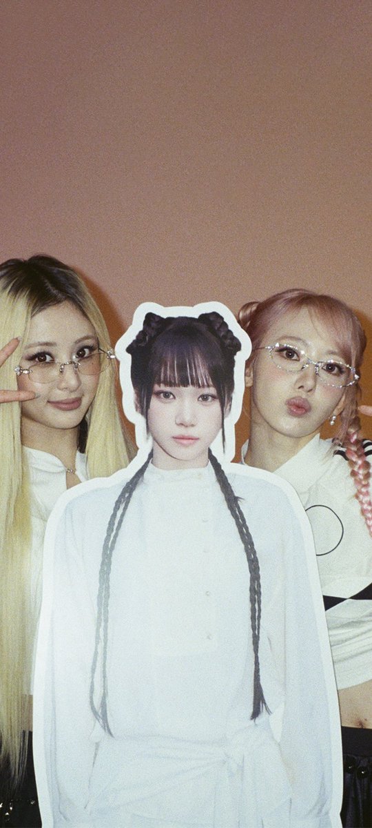 sserapapers's tweet photo. #UNNIELINE for M2 MAY RECAP - #Wallpaper | #LockScreen

HQ: https://t.co/gdtwLwRdXj 

#LE_SSERAFIM #르세라핌 #푸린즈 #KIMCHAEWON #CHAEWON #김채원 #샤인즈 #HUHYUNJIN #YUNJIN #사쿠라 #SAKURA #PUREFLOW_pt1 #BOOMPALA https://t.co/Ez2NgRSXyI
