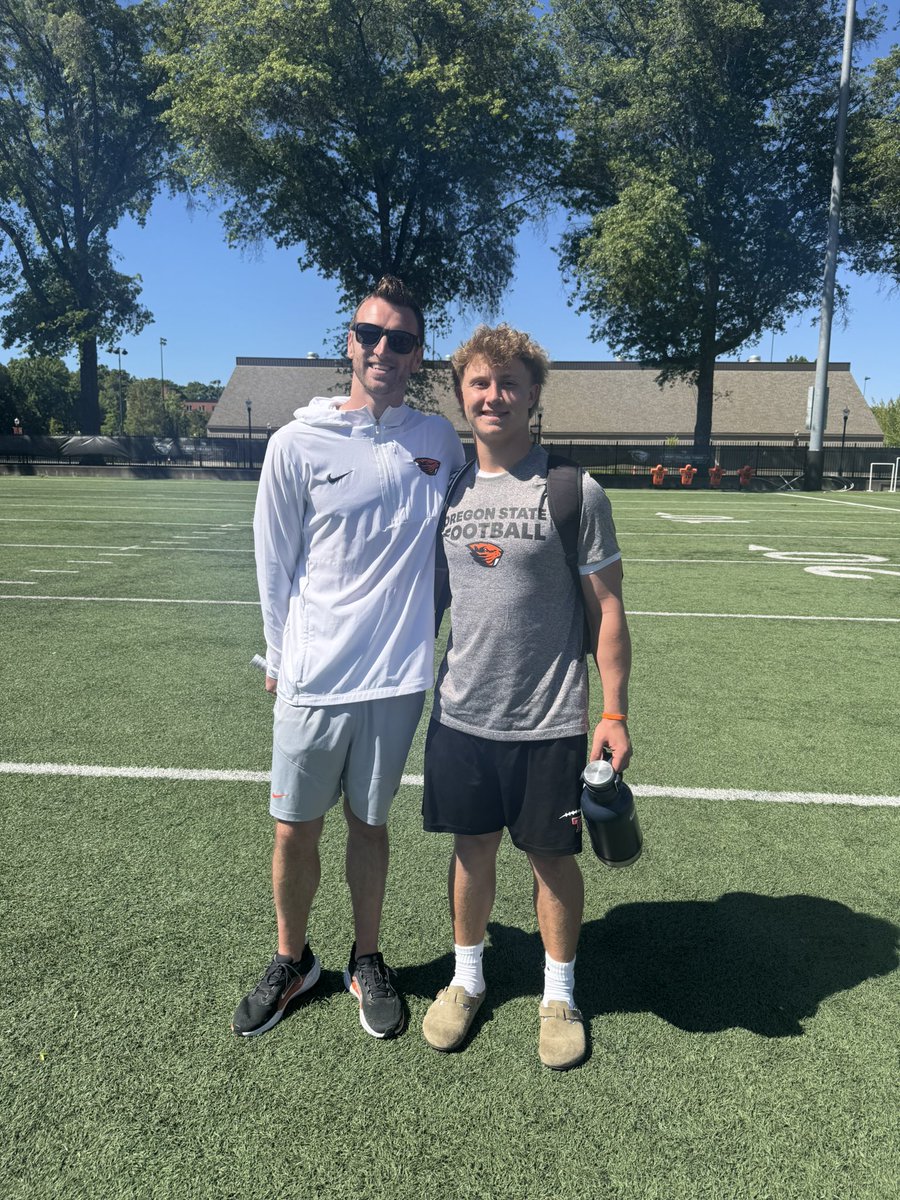 EmmitD7's tweet photo. Was an awesome camp today had a great time, and got some great coaching @CoachZMcBride @mitchdahlen4 thank you for the awesome opportunity and experience!! @Go__Beavers @BeaverFootball @CoachJCraft @CoachJWellsNCSA @JordanJ_ @AndrewNemec @ttherzog @coachjoemohr @CoachRKaneshiro @Coach_G_Magana @BenLoPrimo @lanecountyelite @iclw5582 @THENWSHOWCASE @LesSchwabBowl @Chosen_1Hundred