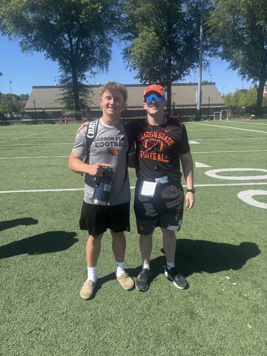 EmmitD7's tweet photo. Was an awesome camp today had a great time, and got some great coaching @CoachZMcBride @mitchdahlen4 thank you for the awesome opportunity and experience!! @Go__Beavers @BeaverFootball @CoachJCraft @CoachJWellsNCSA @JordanJ_ @AndrewNemec @ttherzog @coachjoemohr @CoachRKaneshiro @Coach_G_Magana @BenLoPrimo @lanecountyelite @iclw5582 @THENWSHOWCASE @LesSchwabBowl @Chosen_1Hundred