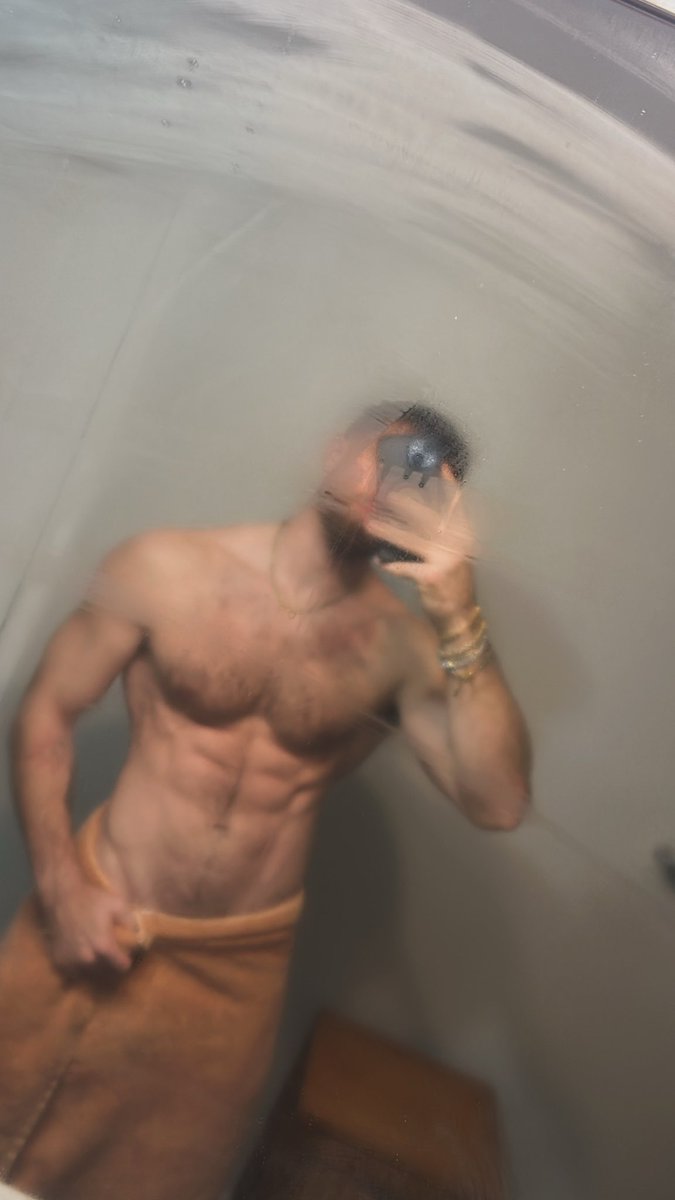 cstarchak's tweet photo. It’s a little too foggy in here 🥵 https://t.co/LNw8XbSoQ0