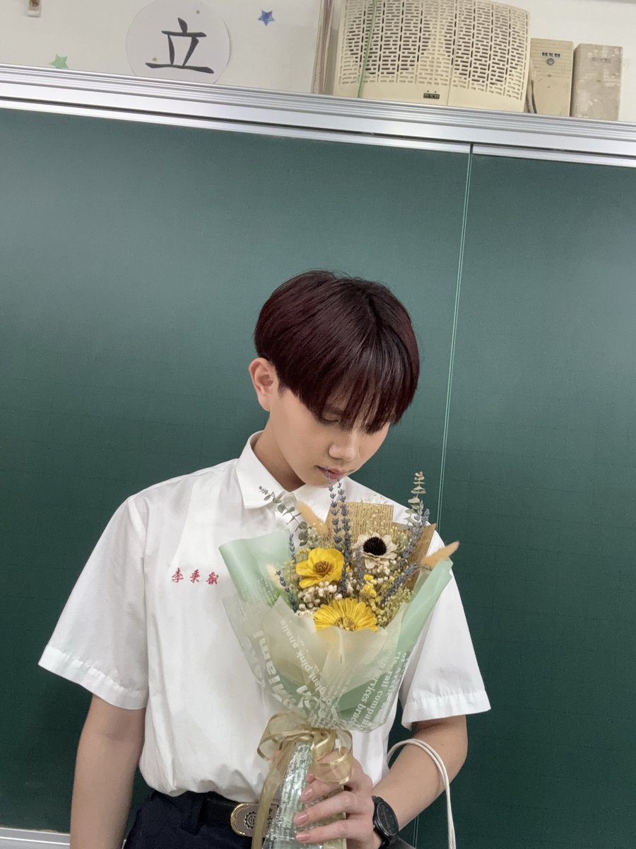 linnnnnnnncyyyy's tweet photo. 畢業快樂，呱呱博士❤️ https://t.co/E7Ysiqnomh