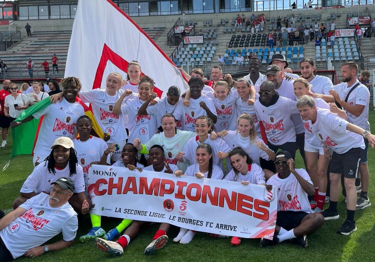 ImImbault's tweet photo. Championnes hier et montée historique en seconde ligue pour l'équipe de notre ville , Bourges FC . https://t.co/Mfod6jufWk
