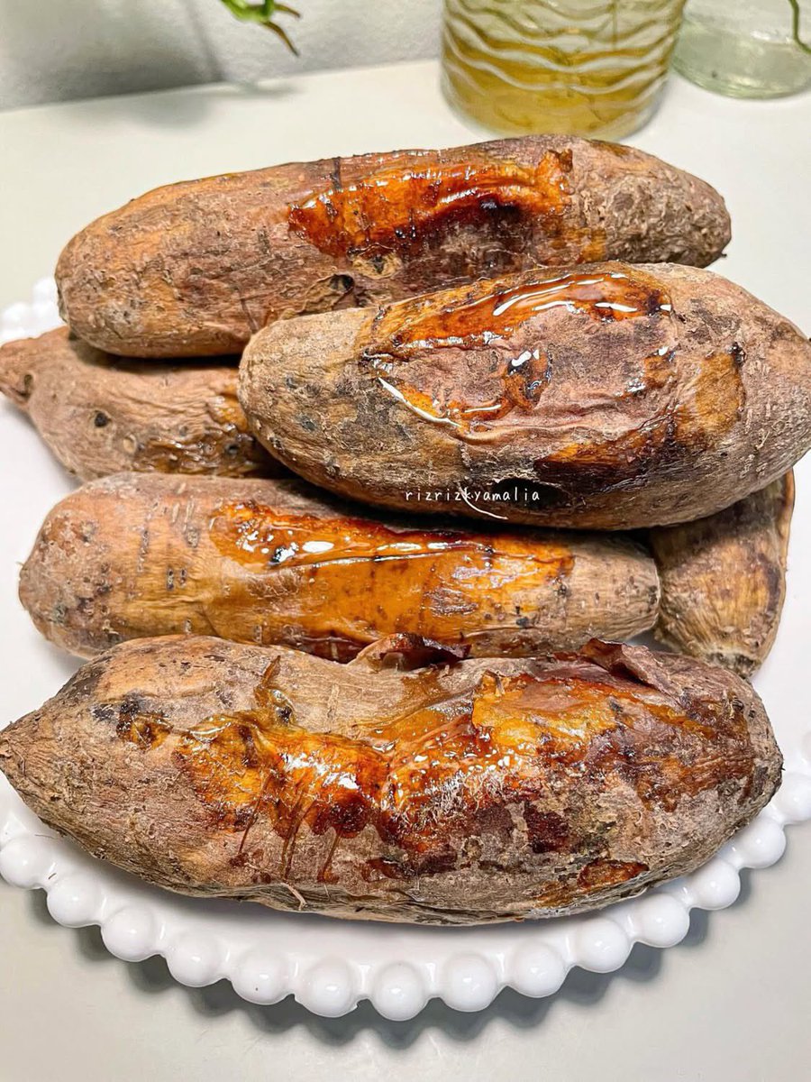 rizrizkyamalia's tweet photo. Rekomendasi jajanan orang dewasa 👍🏼

Kenapa jajanan orang dewasa? Soalnya dulu pas masih bocil cuma sekedar suka sama makanan-makanan ini. Kalau sekarang mah kecintaan 🥹🫶🏼

Terus makin dewasa tuh sadar makanan-makanan ini tuh enak bgt dan punya manfaat 👍🏼 https://t.co/bLxIbT4S2W