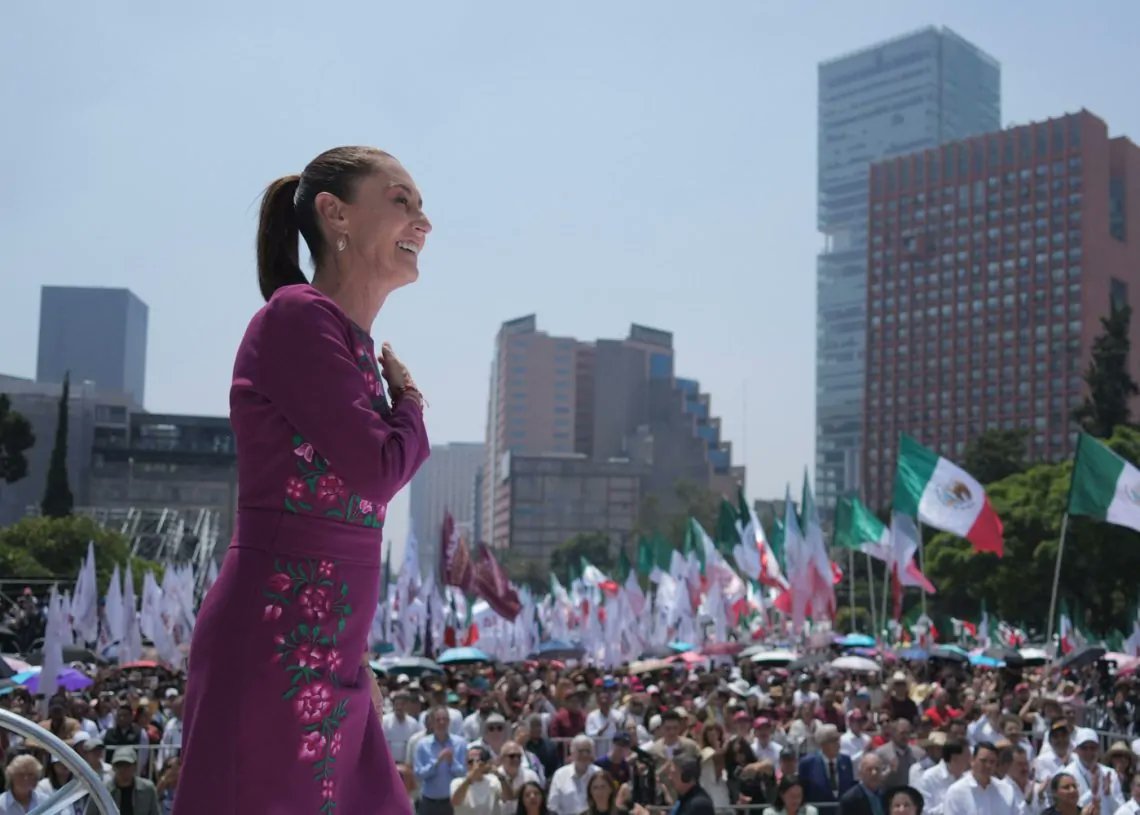 El_ReporteroMX's tweet photo. Claudia, a dos años de distancia: ¡la fuerza de un mandato popular! https://t.co/h09xYBKlRf @Claudiashein  @Dr_AVillarreal  @Carmenliliacrv  @canturosas @armando_4t  @gobtam  @Betoprietoh  @CongresoTams   @mariolealmx @gobnld  @GobAltamira4T @PartidoMorenaMx @AlvarezMaynez https://t.co/Jn1tB6ZFpZ