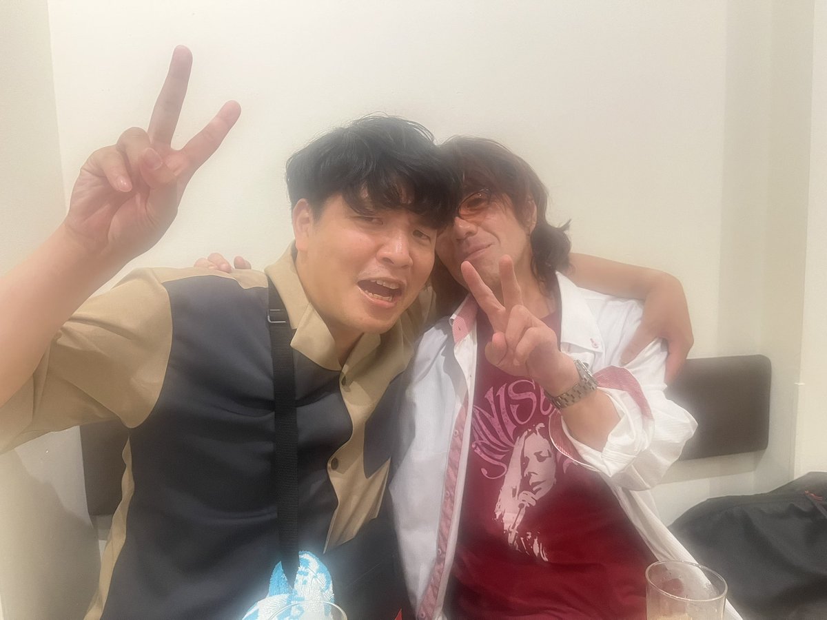 potato10364's tweet photo. 昨日はこちらの恩師の企画に出演してきました。
曲数は普段のライブより少なかったけど、バイブスはしっかり伝えられた！
初めて観てくれた方々にもたくさん感想いただき嬉しいかぎりです！

TSUNTAさんありがとうございました！！

まだまだ！！ https://t.co/x54YlAIsAL
