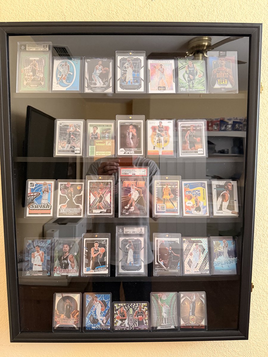 TheRealJdarrow's tweet photo. @CardPurchaser Holding https://t.co/gsyGMHEezx