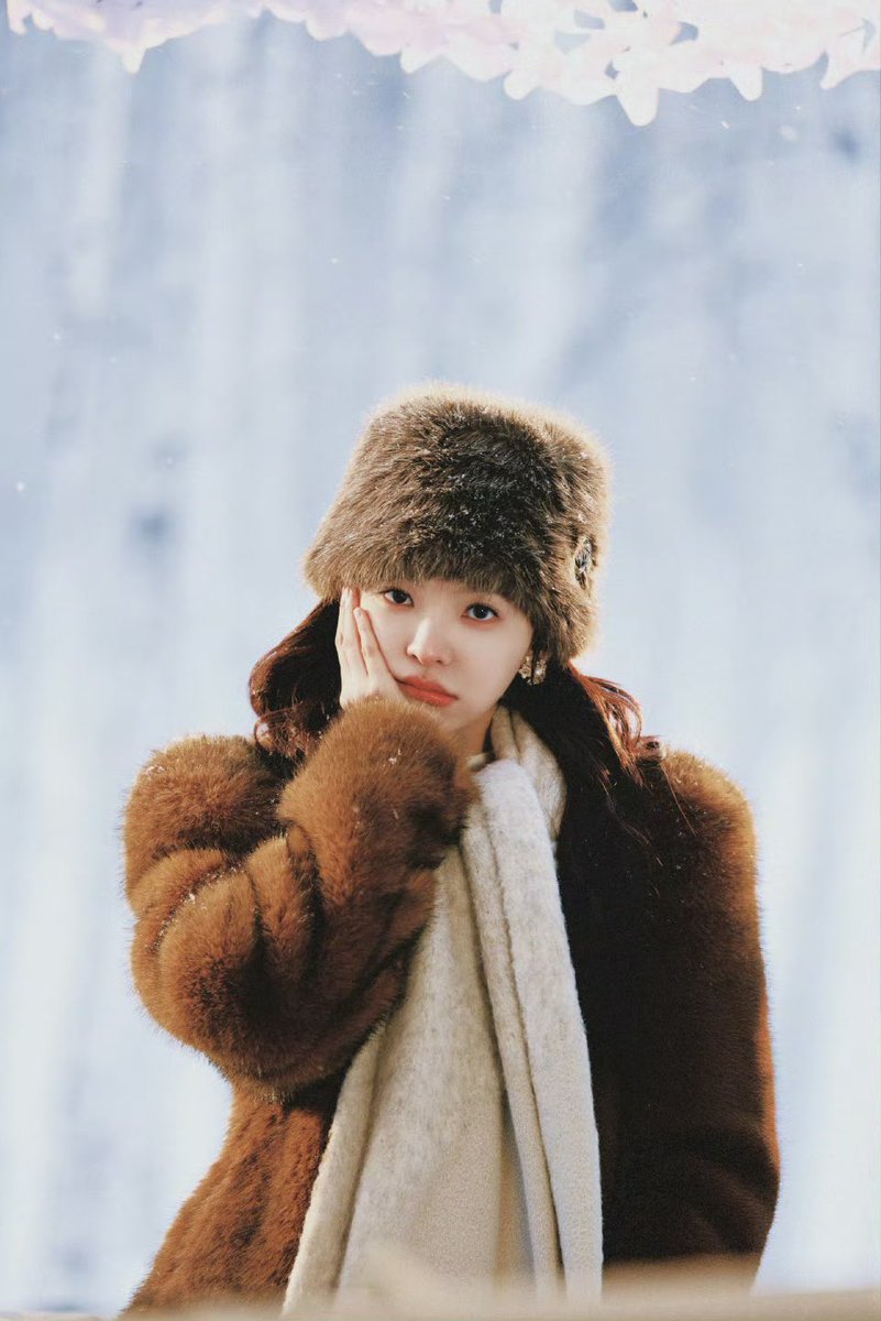 le__1019's tweet photo. 비슷한 모자인데 느낌 또 완전 다름… https://t.co/ddzRZKCHkm