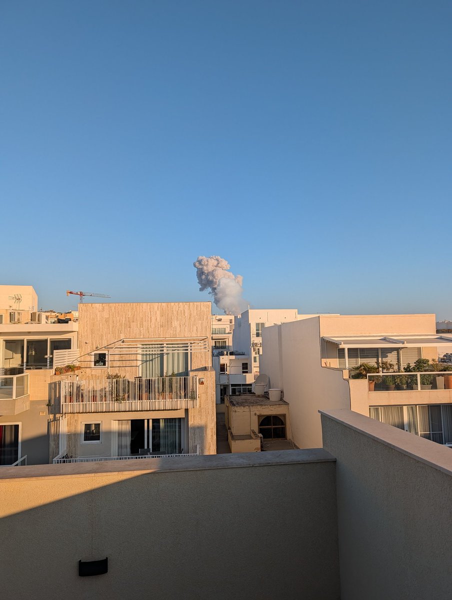 CalumPeebles's tweet photo. @ssaphhx View from my balcony, whole building shook. Hopefully everyone is ok whatever it is 🙏 https://t.co/pBHMfKkPT8