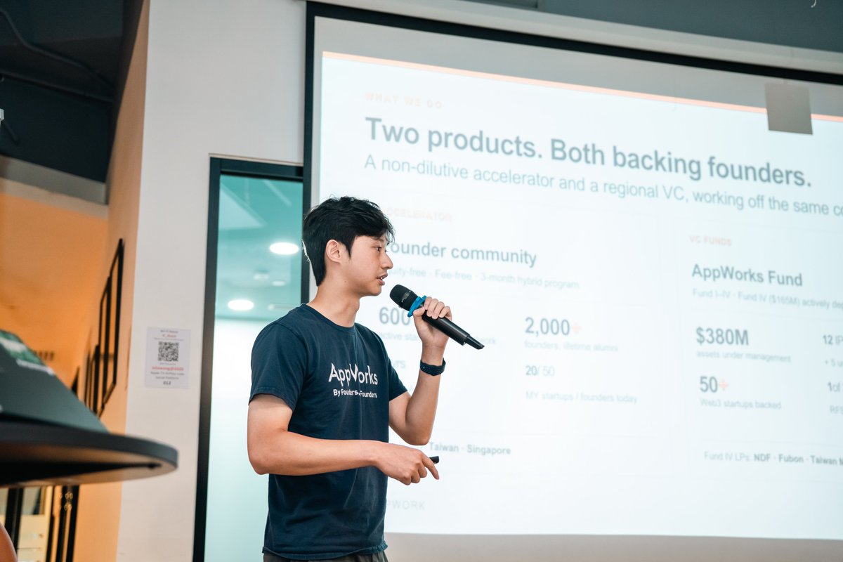 tuakdotsol's tweet photo. Solana Network State Spring 2026 Demo Day presented by @jelawangcapital and @AppWorks was a banger!

@SuperteamMY kicked things off with the opening talk followed by @SolanaFndn, Jelawang Capital, AppWorks and @Superscrypt. https://t.co/Bo8TCWHNLs