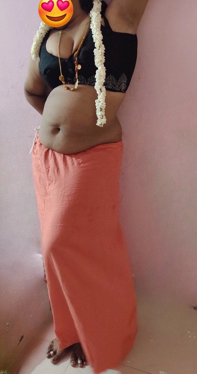 revathiurs80's tweet photo. Follower wife enna ma irruka munda malli poo ellam vachi epdi mood ethara retweet for more hot pics 👄👄👄 https://t.co/pBjyYJ4vKc