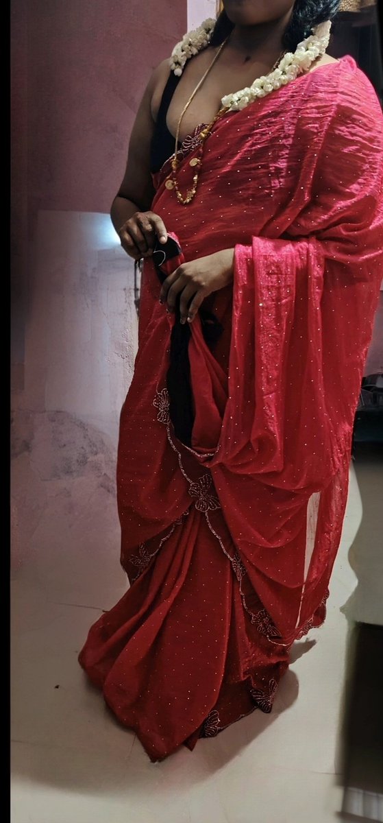 revathiurs80's tweet photo. Follower wife enna ma irruka munda malli poo ellam vachi epdi mood ethara retweet for more hot pics 👄👄👄 https://t.co/pBjyYJ4vKc