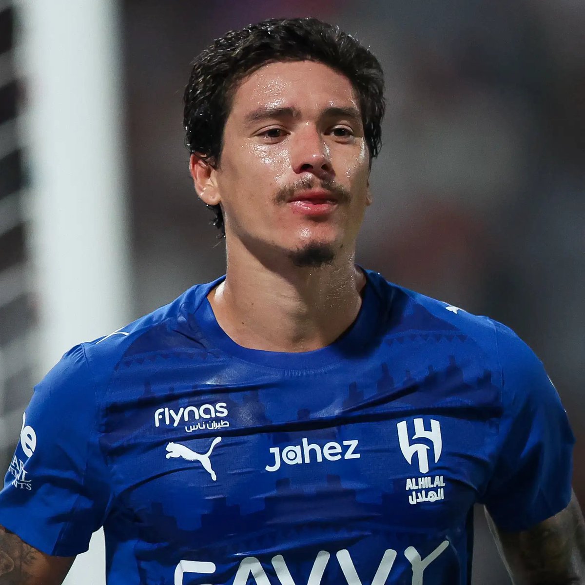TouchlineX's tweet photo. 🚨 𝗡𝗘𝗪: The name of Darwin Nuñez has surfaced in the negotiations between Al Hilal and Barcelona for Joao Cancelo.

It's still unclear whether it was proposed by Barcelona or if Al Hilal came up with it.

However, it's fair to mention that Darwin Nuñez used to be in Barcelona's orbit for the striker position, and the club is now actively seeking a striker to fill Lewandowski's void.

— @mundodeportivo